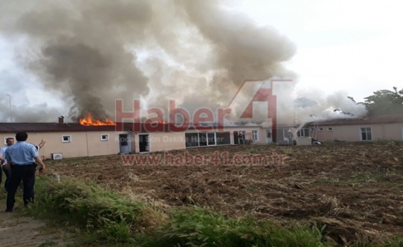 Darıca Bayramoğlu'nda Korkutan Yangın