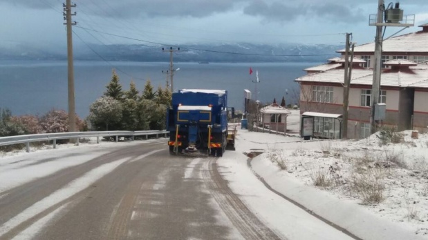 Büyükşehir, 371 araç ve bin 658 personelle karla mücadele ediyor