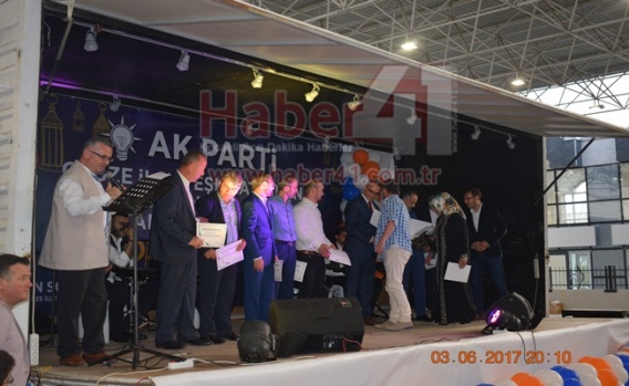 Ak Parti Gebze'de 2000 kişi ile İftarda Buluştu