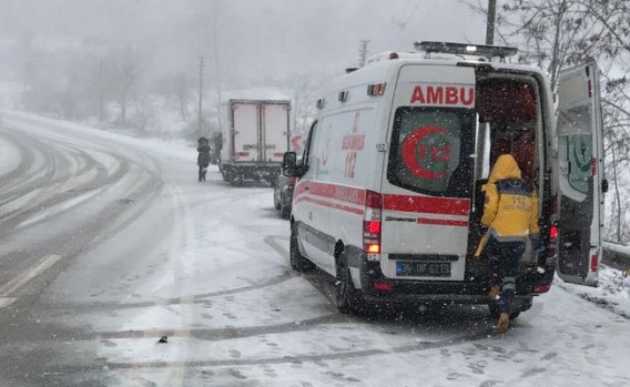 izmit - kandıra yolunda kaza 3 yaralı