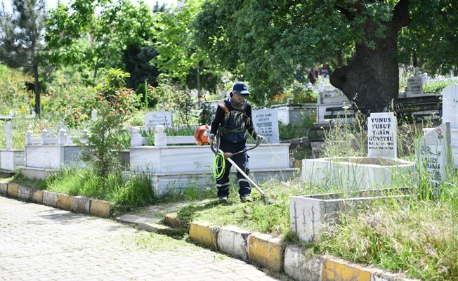 Mezarlıklarda Bayram hazırlığı