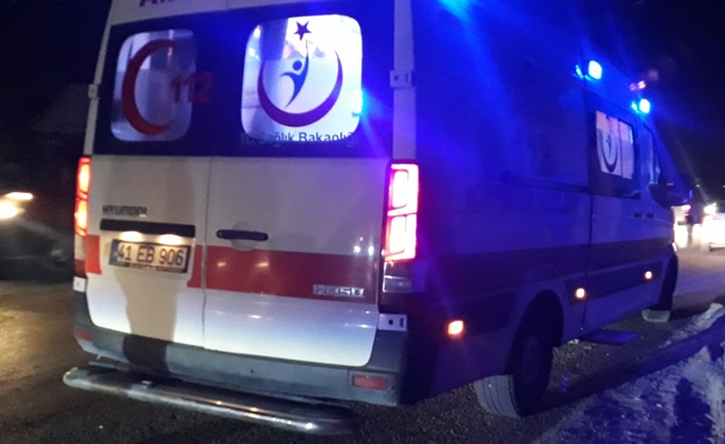 Gebze'de otomobil TIR'ın altına girdi:2 ölü