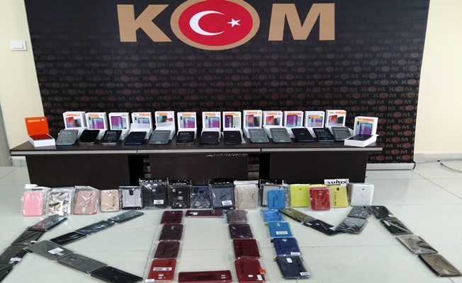 Sosyal medyada kaçak telefon satmaya çalışan kişi yakalandı!