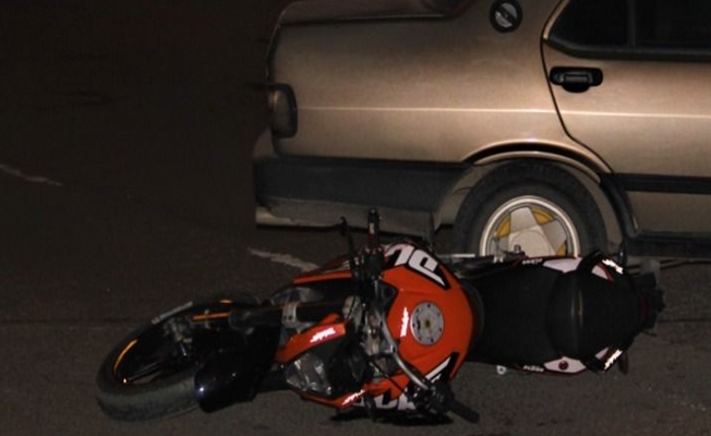 Otomobil ile çarpışan motosikletteki 2 şahıs yaralandı!