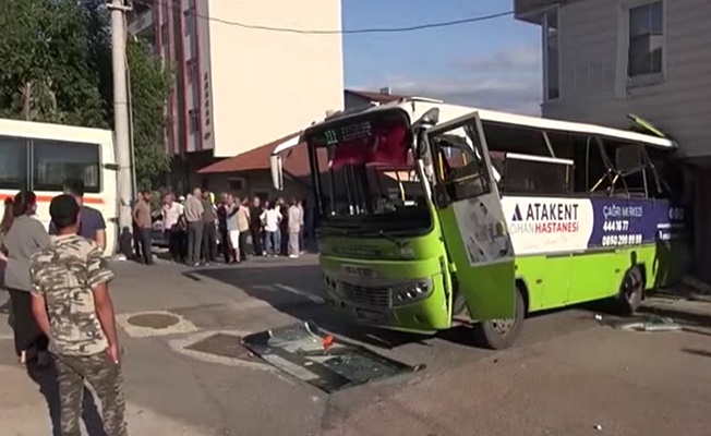 Aynı yerde 2 günde ikinci kaza;15 yaralı