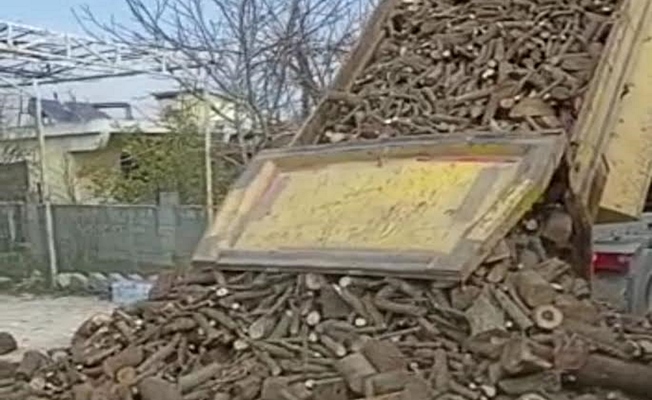 GÖLCÜK HALKINDAN DEPREM BÖLGESİNE YAKACAK YARDIMI