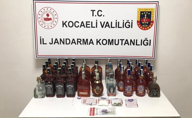 Kocaeli'de yapılan aramalarda 3 şahıstan uyuşturucu çıktı! Kocaeli'de yapılan aramalarda 3 şahıstan uyuşturucu çıktı!