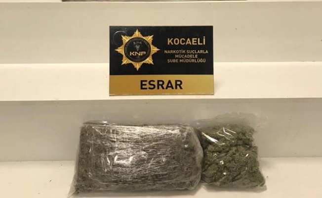 Durdurulan araçtan 1200 gram esrar çıktı! Durdurulan araçtan 1200 gram esrar çıktı!