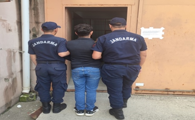 Uyuşturucu taciri kıskıvrak yakalandı Uyuşturucu taciri kıskıvrak yakalandı