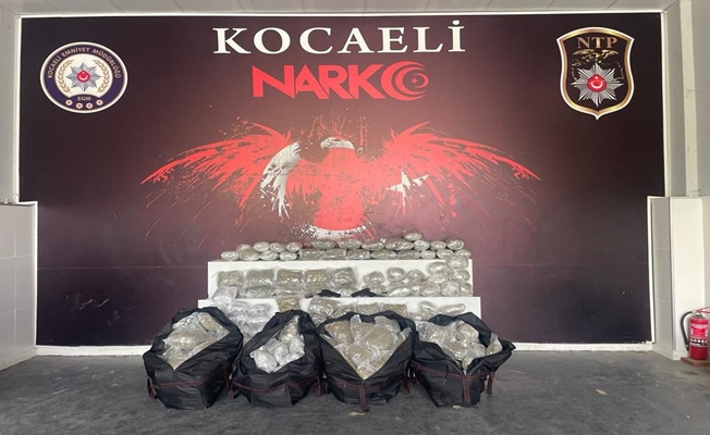 TEM'de bırakıp kaçtıkları araçtan 119 kilo uyuşturucu çıktı TEM'de bırakıp kaçtıkları araçtan 119 kilo uyuşturucu çıktı