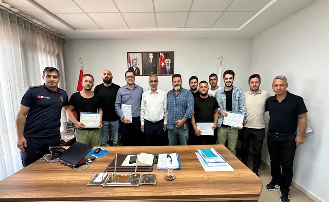 Büyükşehir İtfaiyesi, afetlere karşı gönüllüleri eğitiyor