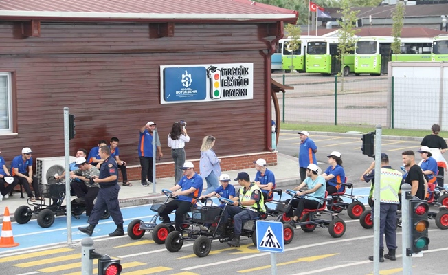 Özel öğrenciler Trafik Eğitim Merkezi’nde  hem eğlendi hem öğrendi