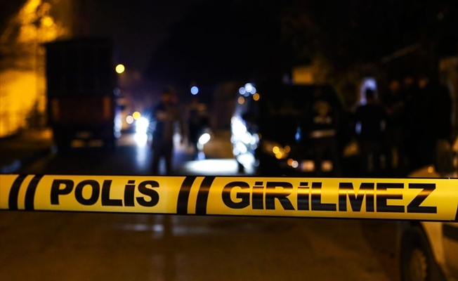 Polise ateş ederek kaçan 2 şahıs kıskıvrak yakalandı Polise ateş ederek kaçan 2 şahıs kıskıvrak yakalandı