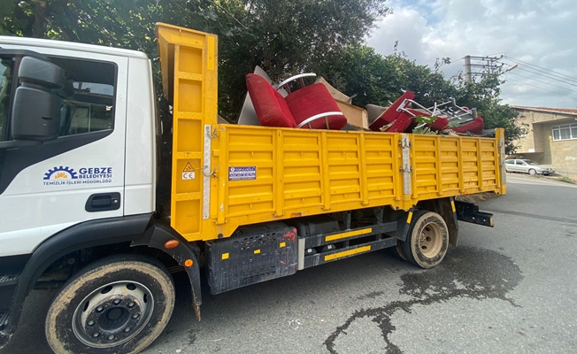 Çöp Ev Belediye Ekipleri Tarafından Temizlendi Çöp Ev Belediye Ekipleri Tarafından Temizlendi