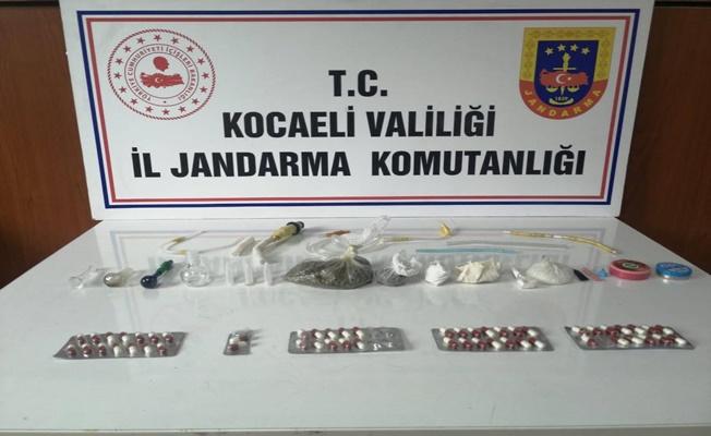 Gebze'de durdurulan araçta uyuşturucu ele geçirildi! Gebze'de durdurulan araçta uyuşturucu ele geçirildi!