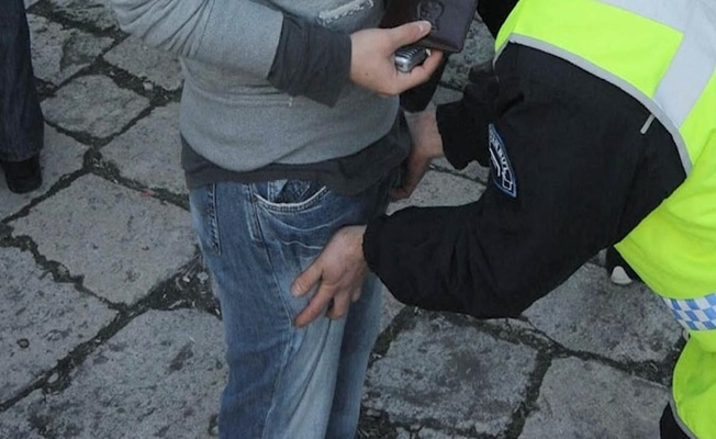 Şüpheli şahsın üstünden neler çıktı neler! Şüpheli şahsın üstünden neler çıktı neler!