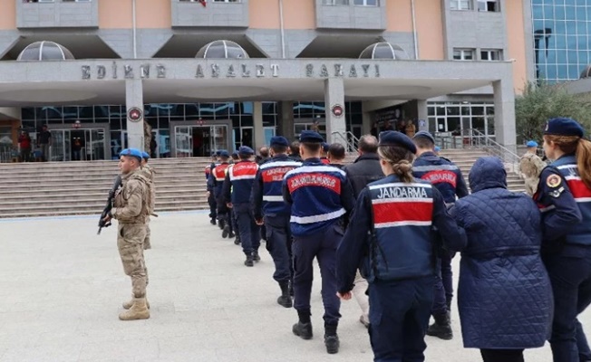Yasa dışı yollarla Yunanistan'a kaçamadılar!