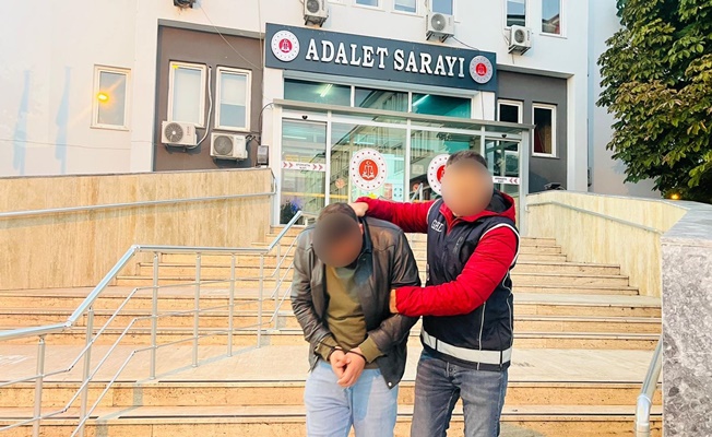 Göçmen kaçakçılığı yapan 2 kişi tutuklandı