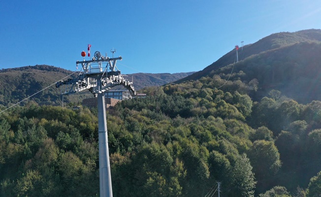 Teleferik’te ana hat boyunca haberleşme halatı