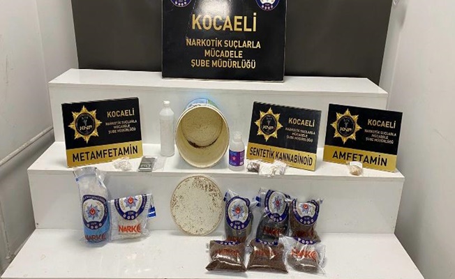 Uyuşturucu ticareti yapan 4 kişi tutuklandı! Uyuşturucu ticareti yapan 4 kişi tutuklandı!