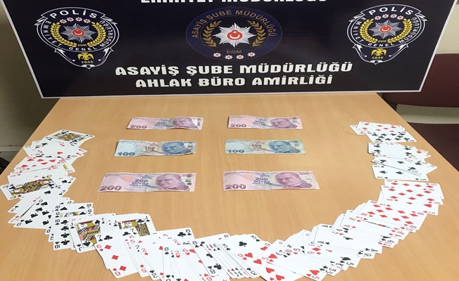Kocaeli'de kumar baskınında 3 kişi yakalandı