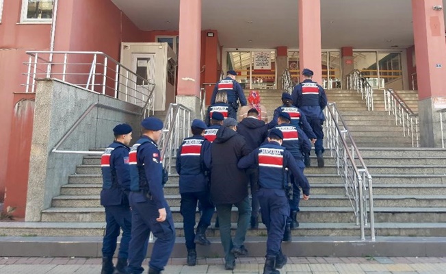 Terör örgütüne mensup 3 şüpheli yakalandı Terör örgütüne mensup 3 şüpheli yakalandı