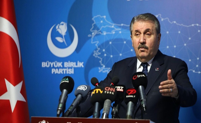 BBP Genel Başkanı Mustafa Destici trafik kazası geçirdi