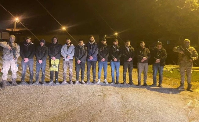 Edirne'de Jandarma 27 kaçak göçmeni yakaladı