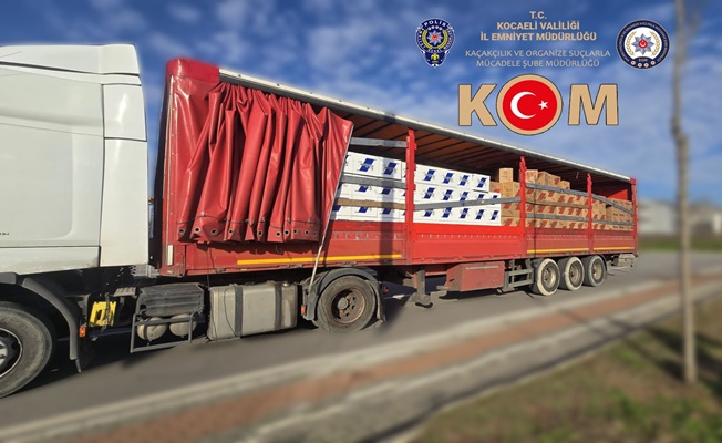 Durdurulan TIR'dan milyonlarca makaron ele geçirildi Durdurulan TIR'dan milyonlarca makaron ele geçirildi