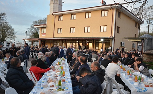 Gebzeliler Sosyal Yardımlaşma ve Dayanışma Derneği’nin geleneksel iftar yemeği