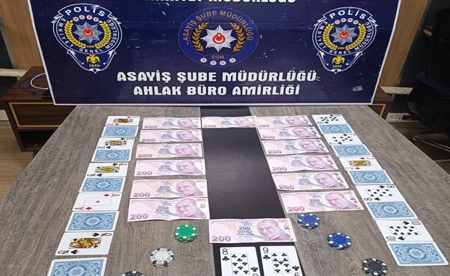 Kahvehane'ye kumar baskını! Kahvehane'ye kumar baskını!