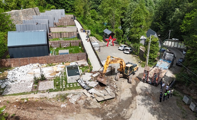 Kartepe’de Kaçak Bungalovlar Yıkıldı