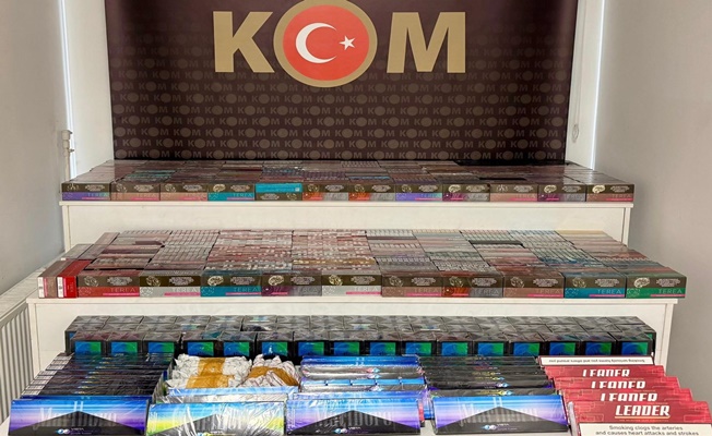 TEM'de durdurulan araçtan binlerce gümrük kaçağı ürün yakalandı! TEM'de durdurulan araçtan binlerce gümrük kaçağı ürün yakalandı!