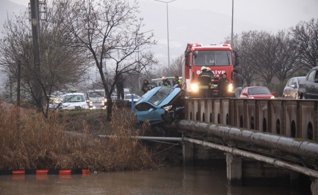 Köprüde Asılı Kaldı