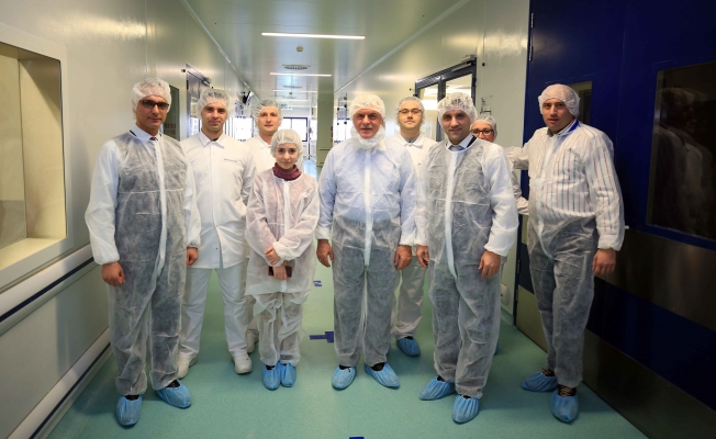 Karaosmanoğlu Novartis Sandoz fabrikasını ziyaret etti