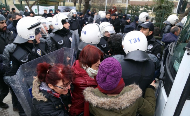 Kocaeli Üniversitesi'nde Polis 43 Öğrenciyi Gözaltına Aldı