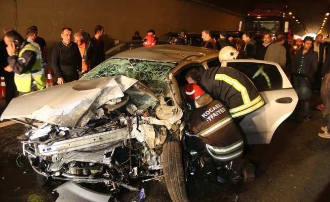 Kocaeli'de zincirleme trafik kazası: 5 yaralı