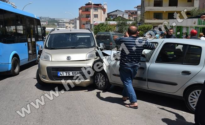 Gençlik Caddesinde Yine Yaralanmalı Kaza