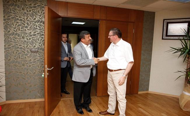 İlhan Bayram, Başkan Karabacak'ı konuk etti   