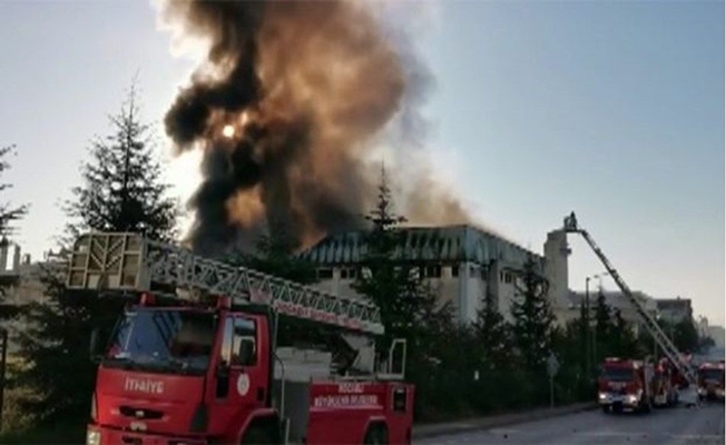 Porselen fabrikasında çıkan yangın korkuttu!