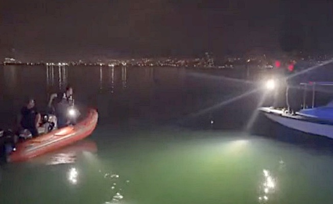 Kız arkadaşıyla denize düşen genç hayatını kaybetti