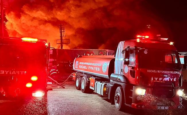 Gebze'de lojistik deposunda büyük yangın!