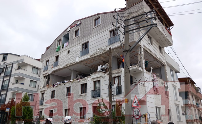 Gebze'de doğalgaz patlaması; 1'i ağır 8 yaralı!
