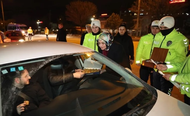 Afyonkarahisar Valisi Yiğitbaşı'ndan Bölge Trafik Denetleme'ye yerinde ziyaret