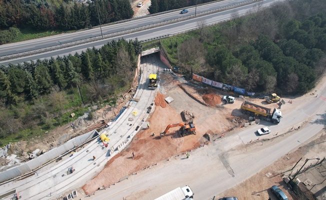 Büyükşehir, trafiğe kapatılan menfezde çalışmalarını tamamladı