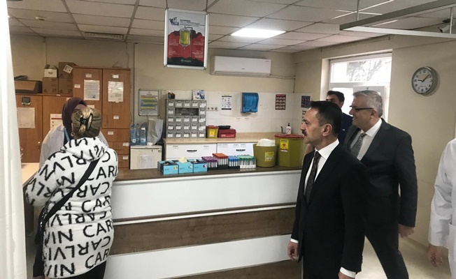Vali Aktaş Tıp Bayramı'nda Seka Devlet Hastanesi'nde