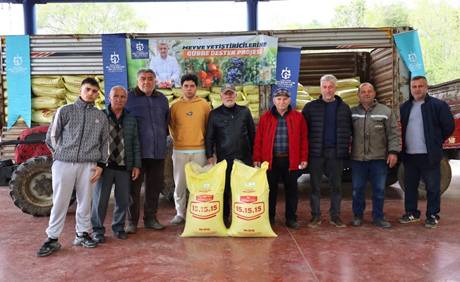 Büyükşehir’den 1.785 üreticiye 500 ton gübre desteği