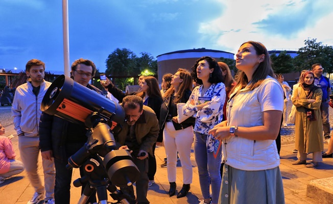Büyükşehir’le gökyüzünün sırlarını keşfettiler