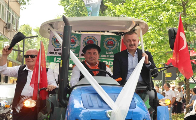 Cumhuriyet Bulvarı, çiftçilerin korteji ile şenlendi