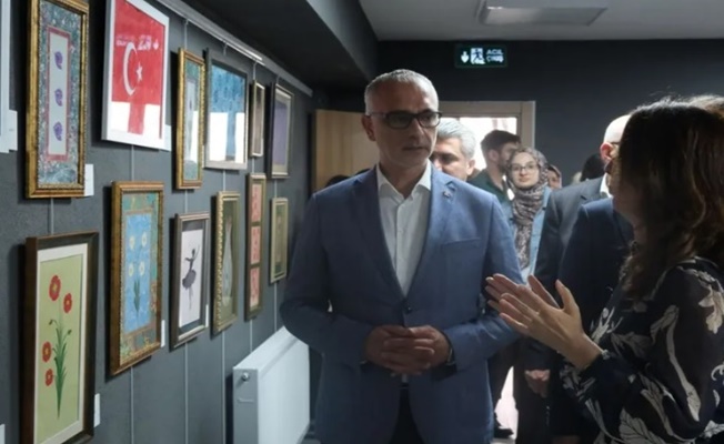 Kocaeli'de sanatseverlere yıl sonu sergisi